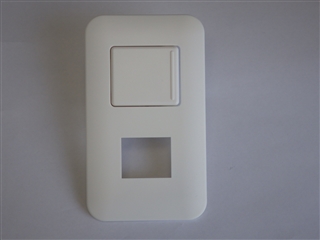 埋込E付化粧プレートホワイト